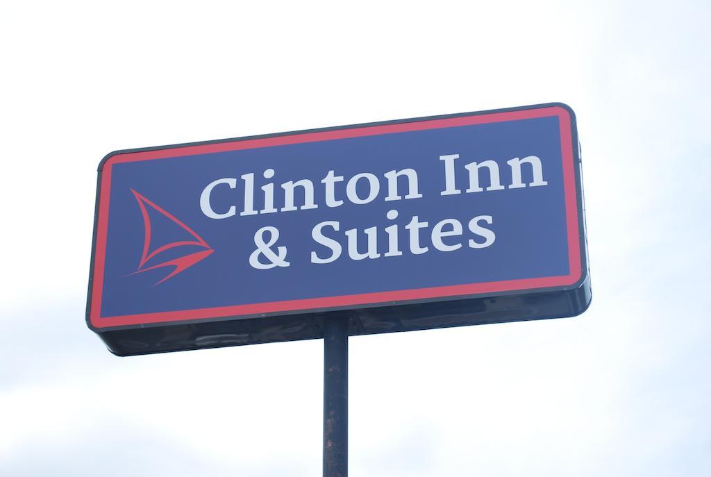 Clinton Inn & Suites Порт Клинтън Екстериор снимка