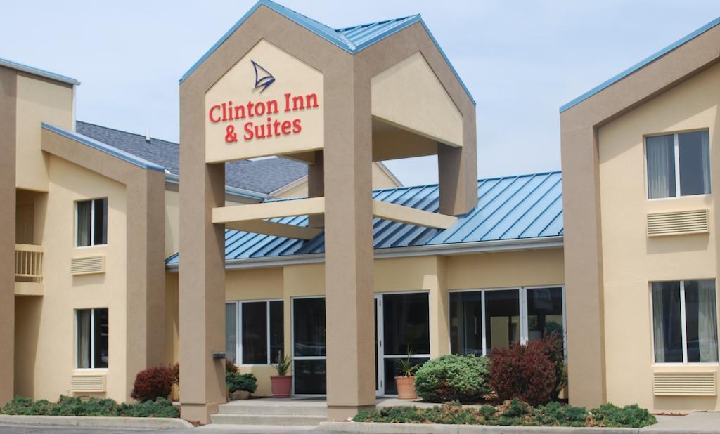 Clinton Inn & Suites Порт Клинтън Екстериор снимка